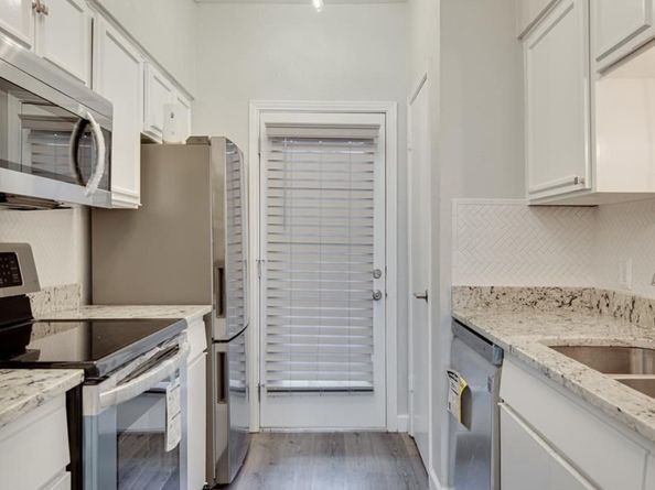 4401 Bellaire Drive S 126S, Fort Worth TX 76109