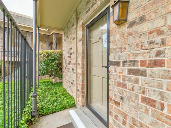 4401 Bellaire Drive S 126S, Fort Worth TX 76109