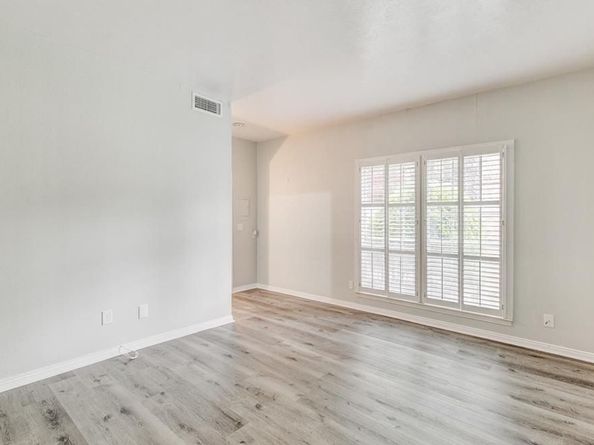 4401 Bellaire Drive S 126S, Fort Worth TX 76109