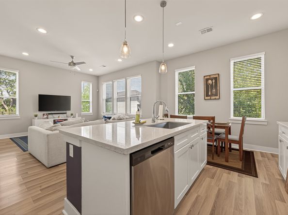 6744 Del Rio Street, Houston TX 77021