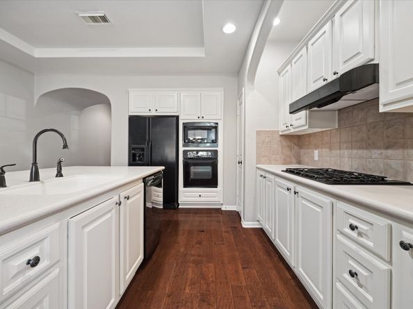 6 Douvaine Court, The Woodlands TX 77382