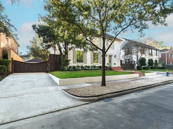 1725 Wroxton Court, Houston TX 77005