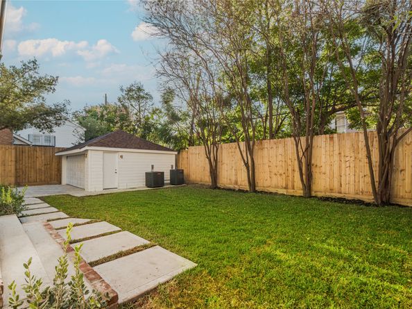 1725 Wroxton Court, Houston TX 77005