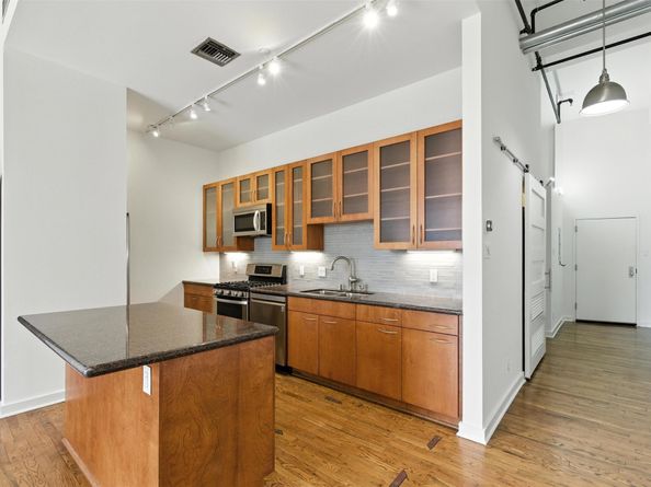 915 Franklin Street 2I, Houston TX 77002