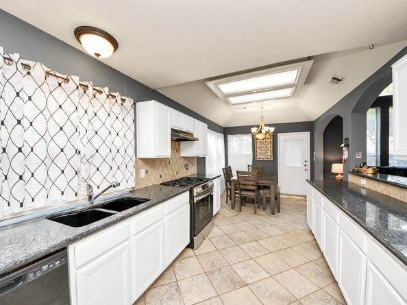 7902 Belterraza Court, Houston TX 77083