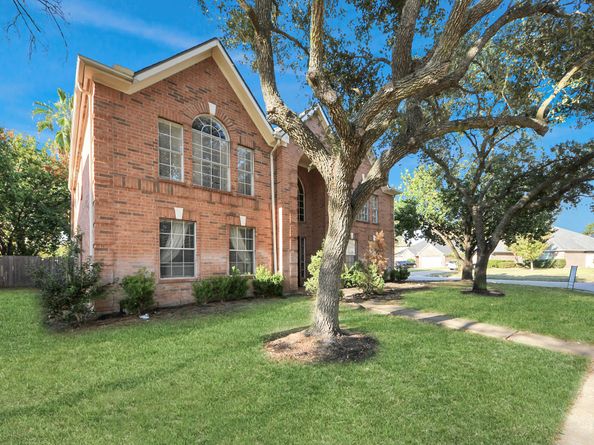 7902 Belterraza Court, Houston TX 77083