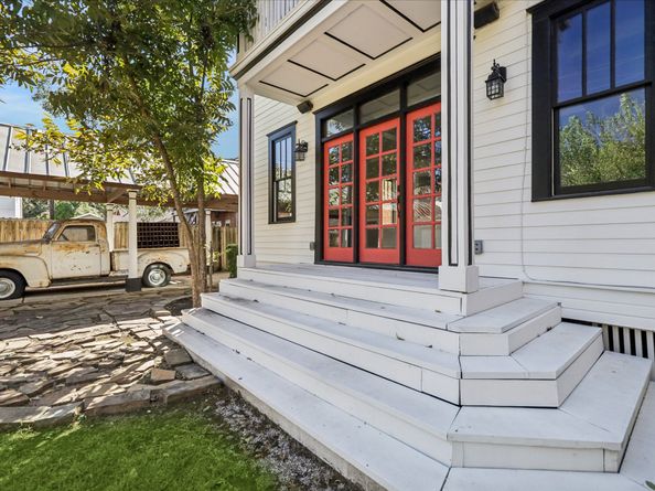 1214 Heights Boulevard, Houston TX 77008