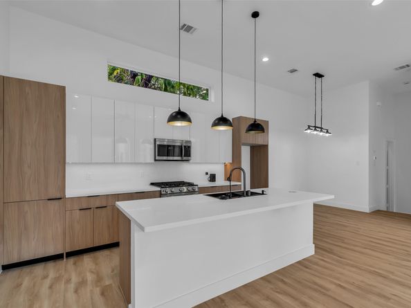 3407 Hutchins Street, Houston TX 77004