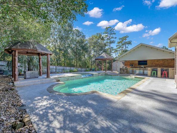 2458 S Bramlet Drive, Conroe TX 77304