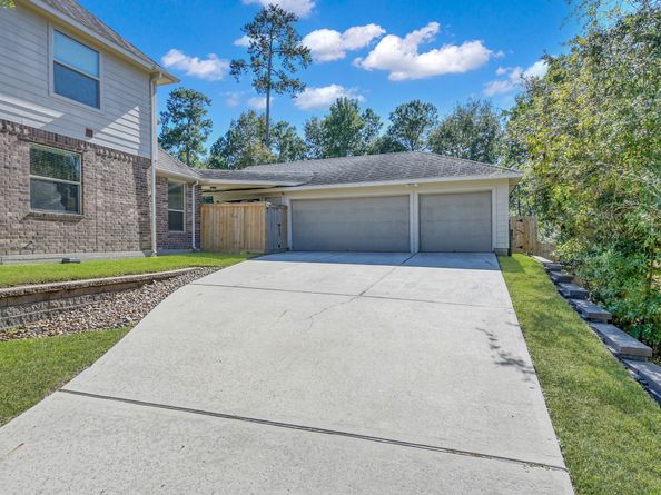 2458 S Bramlet Drive, Conroe TX 77304