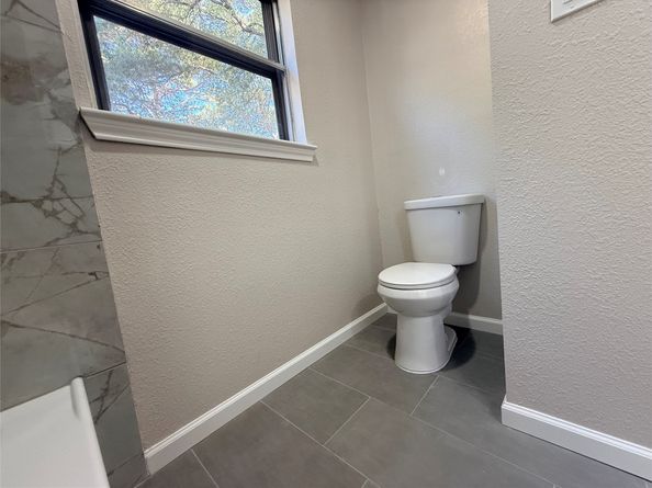 4810 Theall Road, Houston TX 77066