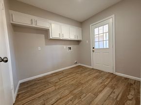 4810 Theall Road, Houston TX 77066