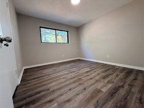 4810 Theall Road, Houston TX 77066
