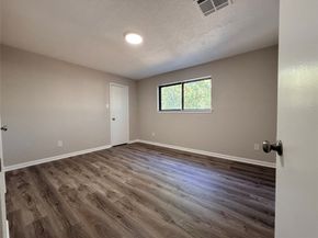 4810 Theall Road, Houston TX 77066
