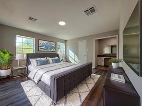 4810 Theall Road, Houston TX 77066