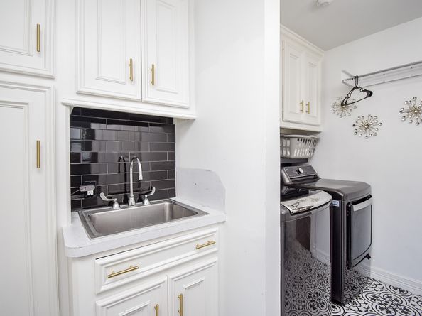 5330 Braesheather Drive, Houston TX 77096