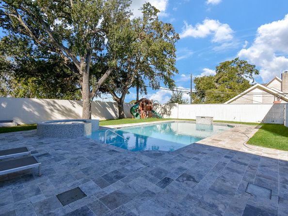 5330 Braesheather Drive, Houston TX 77096