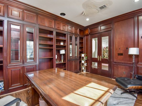 5330 Braesheather Drive, Houston TX 77096