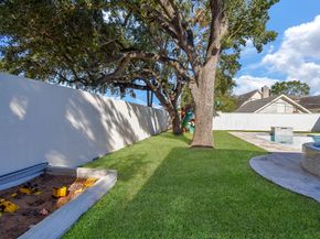 5330 Braesheather Drive, Houston TX 77096