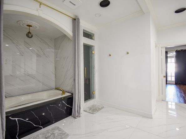 5330 Braesheather Drive, Houston TX 77096