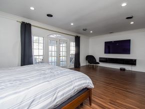 5330 Braesheather Drive, Houston TX 77096