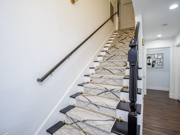 5330 Braesheather Drive, Houston TX 77096