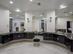 5330 Braesheather Drive, Houston TX 77096