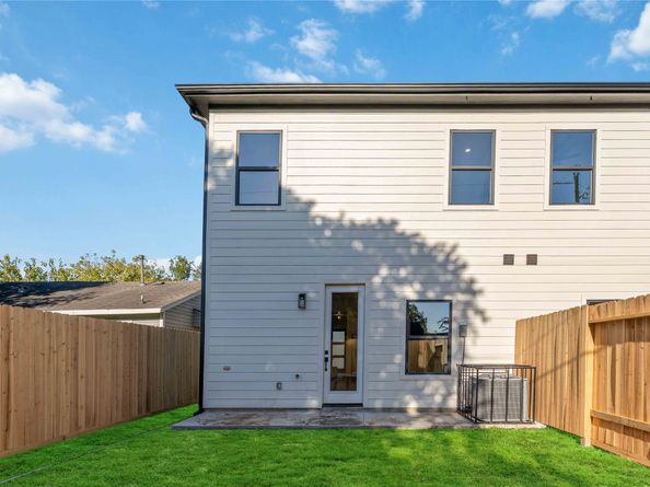 7005 Saint Augustine Street A/B, Houston TX 77021