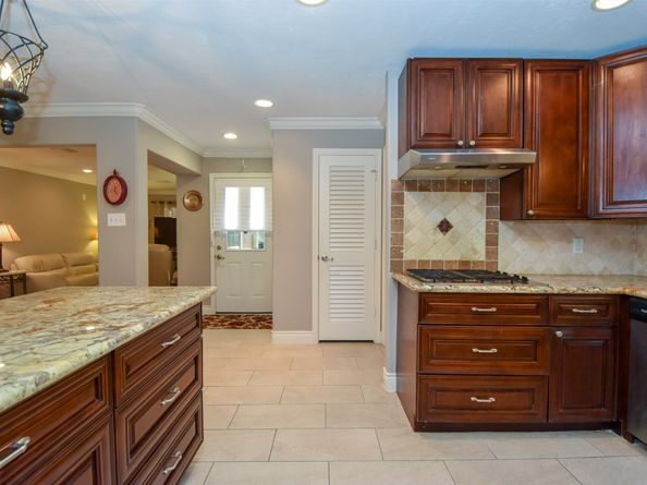 9030 Quebec Drive, Houston TX 77096