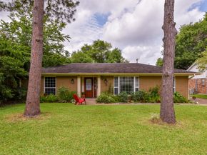 9030 Quebec Drive, Houston TX 77096