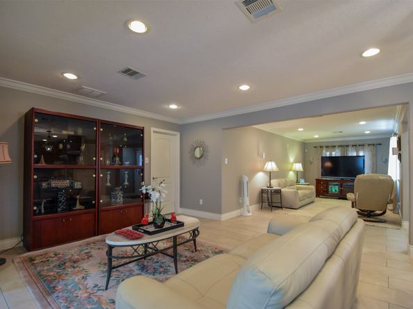 9030 Quebec Drive, Houston TX 77096