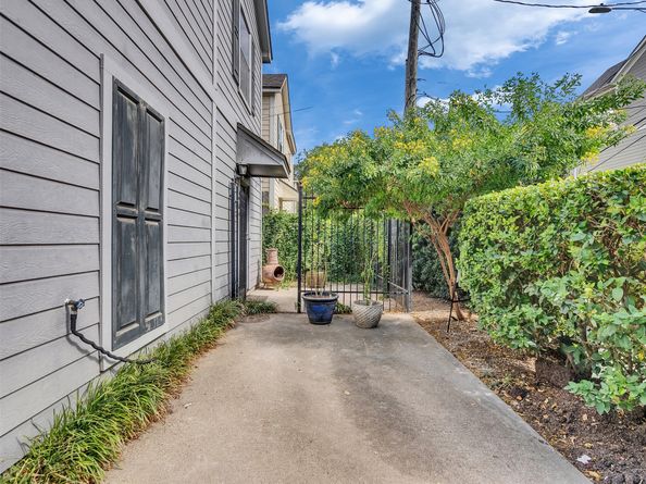 1514 Sutton Street, Houston TX 77006