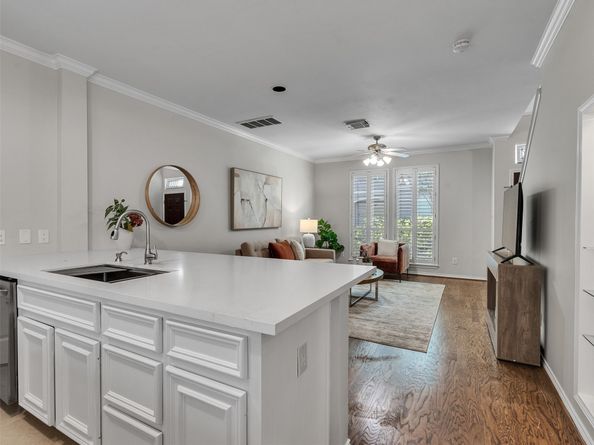 1514 Sutton Street, Houston TX 77006