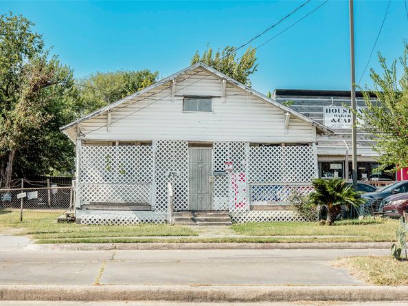 2403/2409/2411 Fulton Street, Houston TX 77009