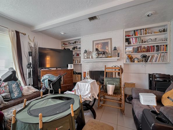 5322 Winding Way Drive, Houston TX 77091