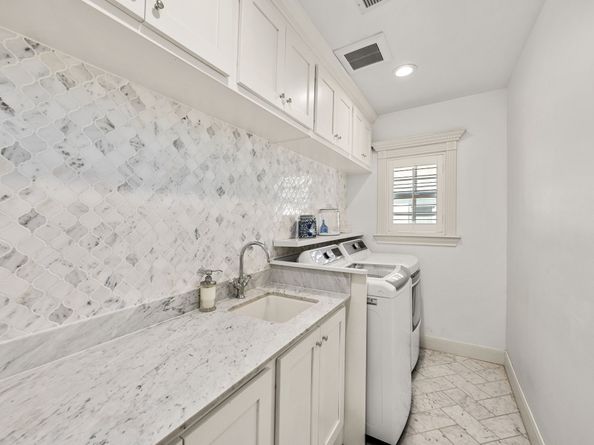 1741 Banks Street, Houston TX 77098