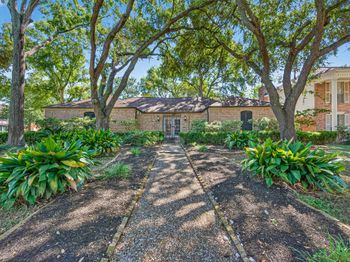 13903 Chevy Chase Drive