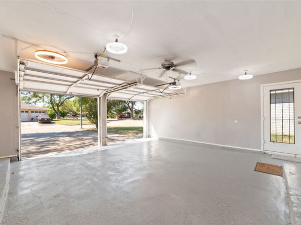 6111 Westbranch Drive, Houston TX 77072