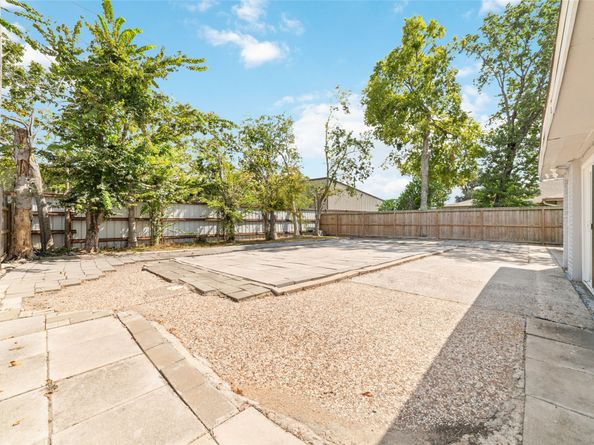 6111 Westbranch Drive, Houston TX 77072