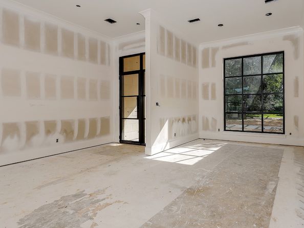 5 Buttonbush Court, The Woodlands TX 77380