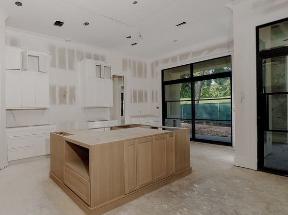 5 Buttonbush Court, The Woodlands TX 77380