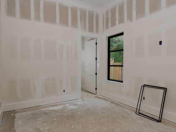 5 Buttonbush Court, The Woodlands TX 77380