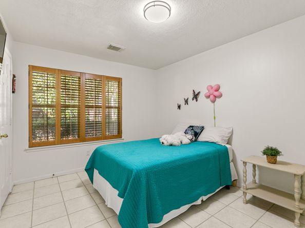 155 W Drifting Shadows Circle, The Woodlands TX 77385