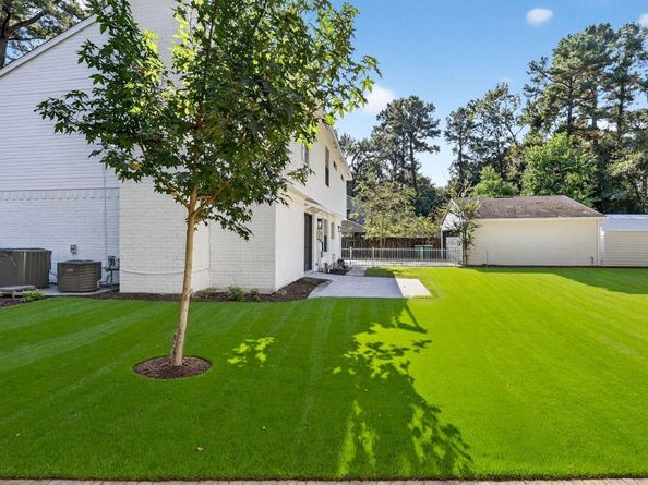 19 Hickory Oak Drive, The Woodlands TX 77381