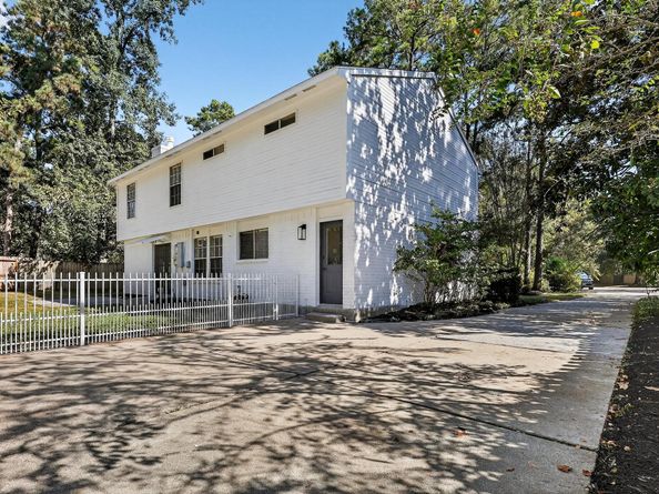 19 Hickory Oak Drive, The Woodlands TX 77381