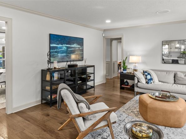 5739 Valkeith Drive, Houston TX 77096