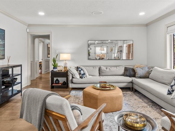 5739 Valkeith Drive, Houston TX 77096