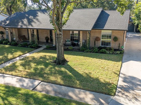 5739 Valkeith Drive, Houston TX 77096