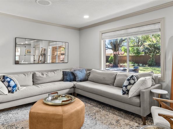 5739 Valkeith Drive, Houston TX 77096