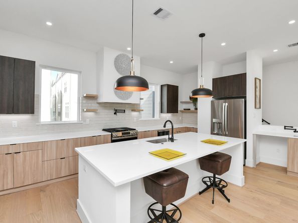 319 N Nagle Street, Houston TX 77003